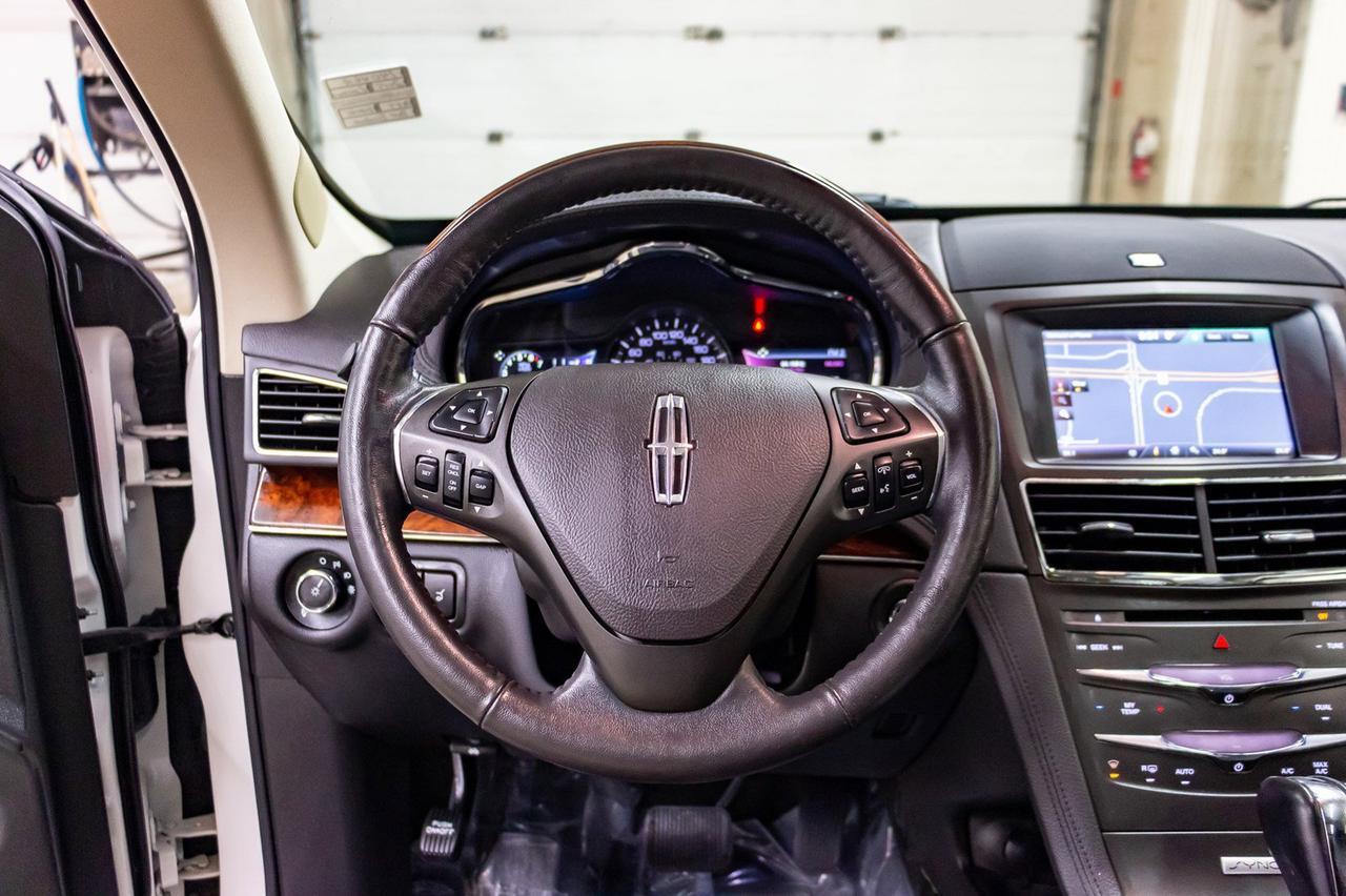 2015 Lincoln MKT AWD Luxury Edition Leather Roof Nav Red Deer AB