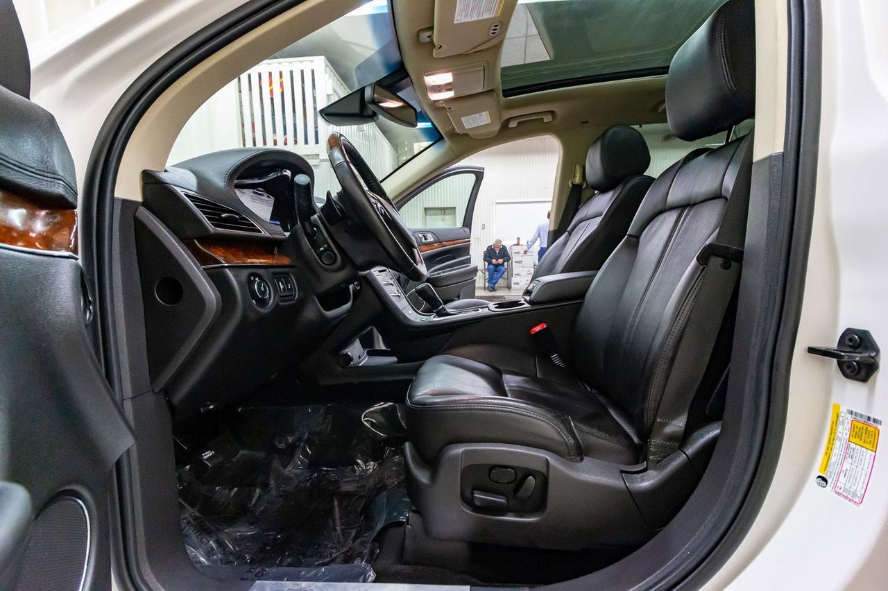 2015 Lincoln MKT AWD Luxury Edition Leather Roof Nav Red Deer AB