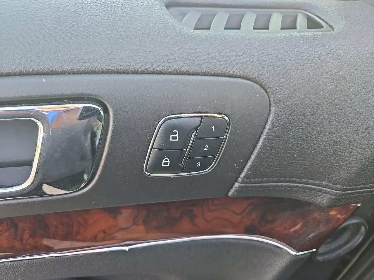 2015 Lincoln MKT Base West Burlington IA
