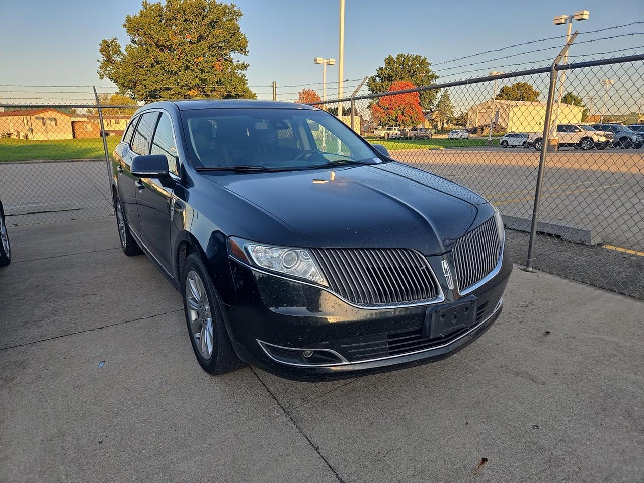 2015 Lincoln MKT Base