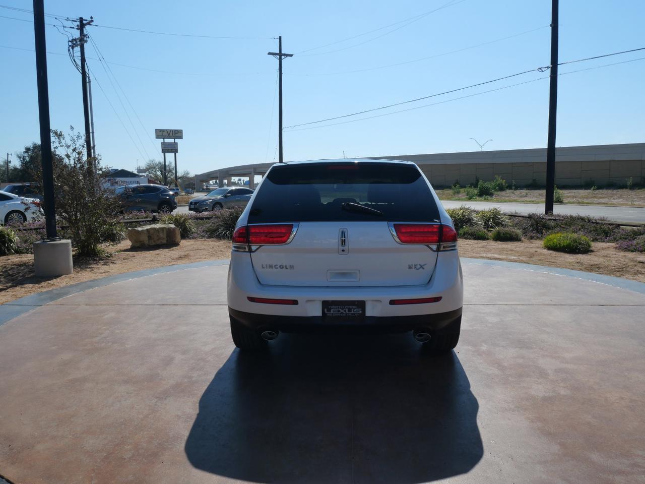 2015 Lincoln MKX Base