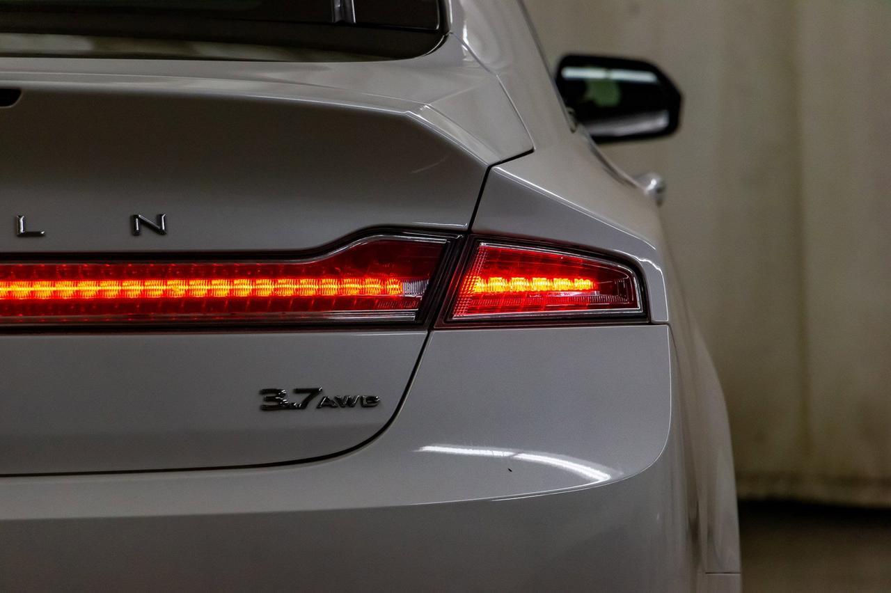 2015 Lincoln MKZ AWD Luxury Edition Leather Roof Nav Red Deer AB