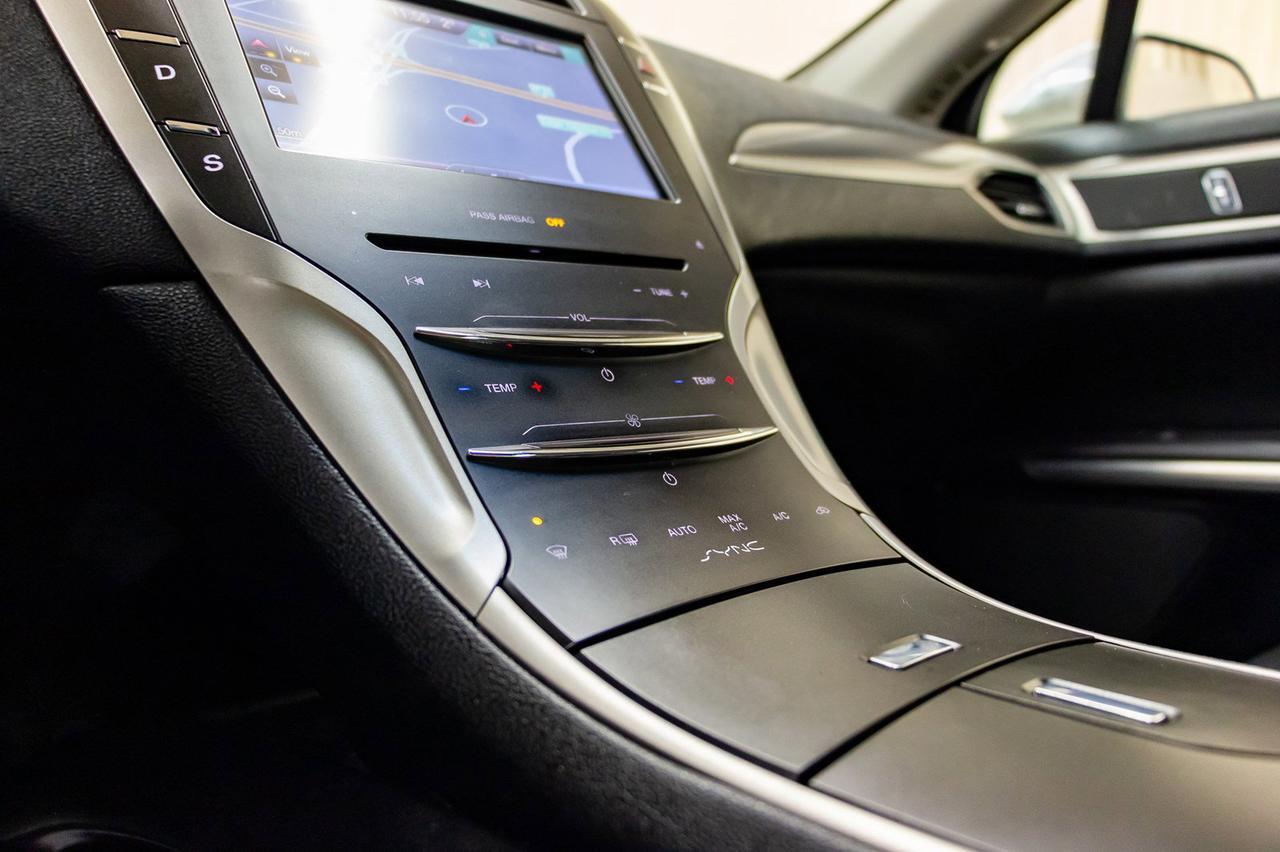 2015 Lincoln MKZ AWD Luxury Edition Leather Roof Nav Red Deer AB