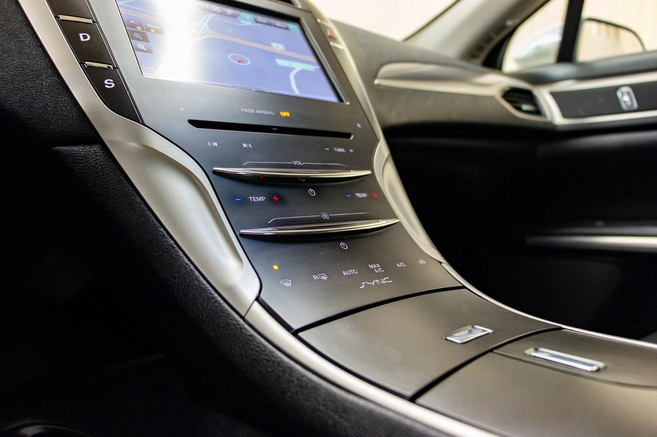 2015 Lincoln MKZ AWD Luxury Edition Leather Roof Nav Red Deer AB