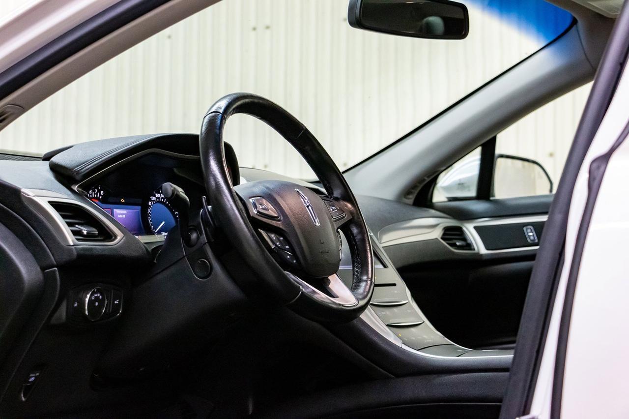 2015 Lincoln MKZ AWD Luxury Edition Leather Roof Nav Red Deer AB