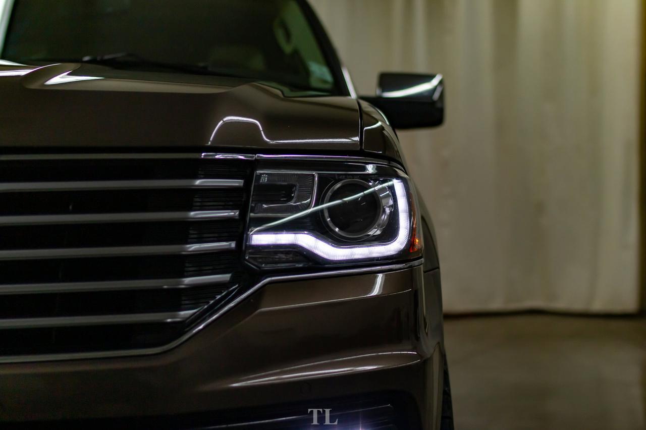 2015 Lincoln Navigator AWD Ultimate Leather Roof Nav BCam Red Deer AB