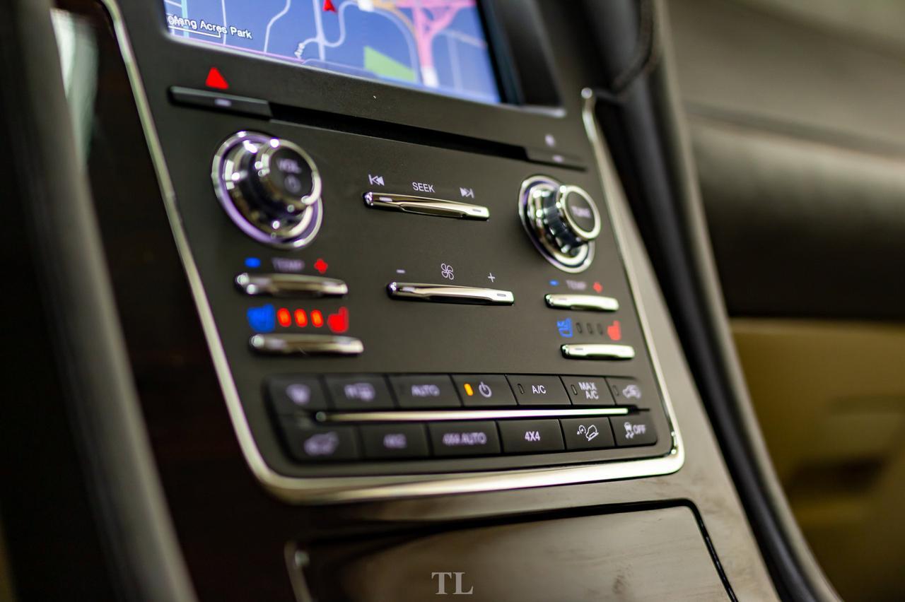 2015 Lincoln Navigator AWD Ultimate Leather Roof Nav BCam Red Deer AB