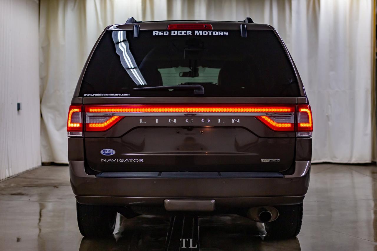 2015 Lincoln Navigator AWD Ultimate Leather Roof Nav BCam Red Deer AB