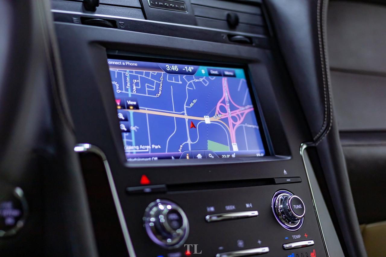 2015 Lincoln Navigator AWD Ultimate Leather Roof Nav BCam Red Deer AB