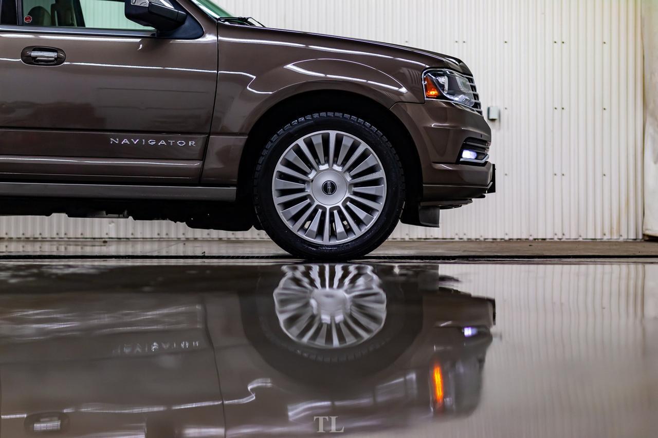 2015 Lincoln Navigator AWD Ultimate Leather Roof Nav BCam Red Deer AB