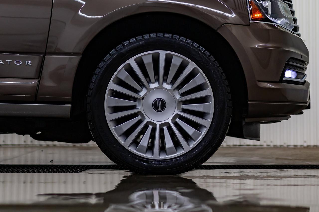 2015 Lincoln Navigator AWD Ultimate Leather Roof Nav BCam Red Deer AB