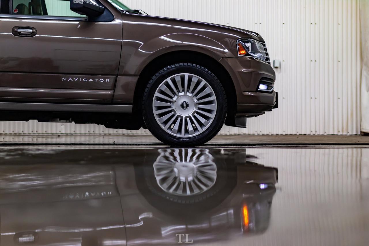 2015 Lincoln Navigator AWD Ultimate Leather Roof Nav BCam Red Deer AB