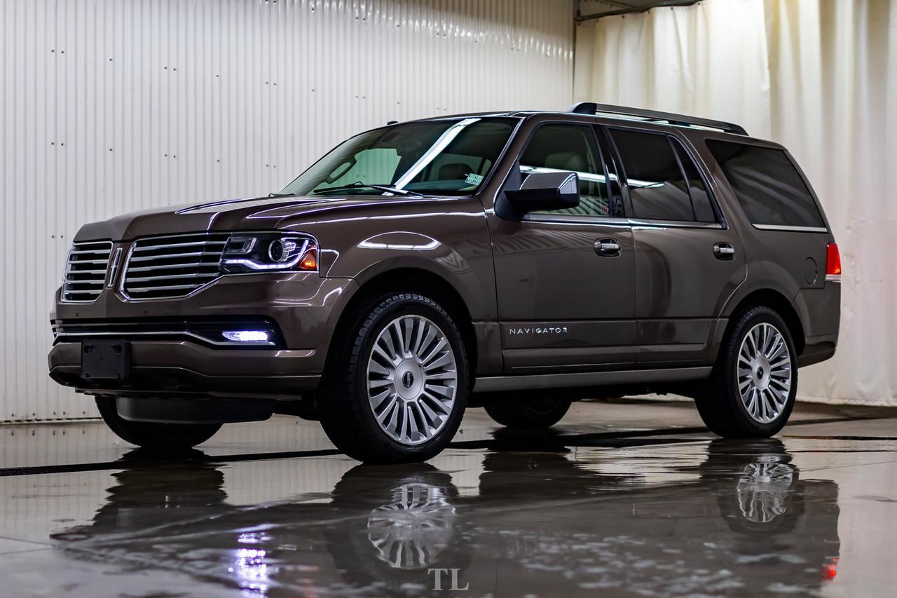 2015 Lincoln Navigator AWD Ultimate Leather Roof Nav BCam Red Deer AB