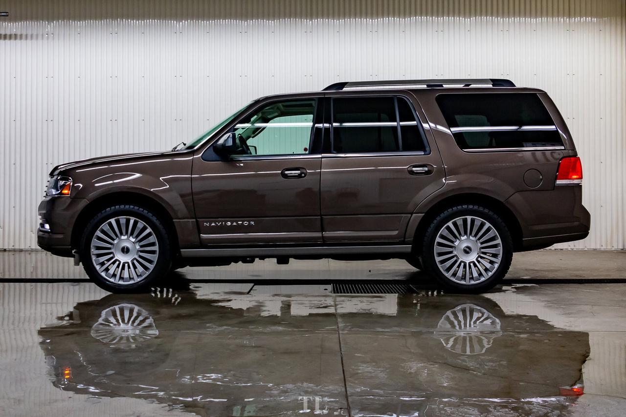 2015 Lincoln Navigator AWD Ultimate Leather Roof Nav BCam Red Deer AB