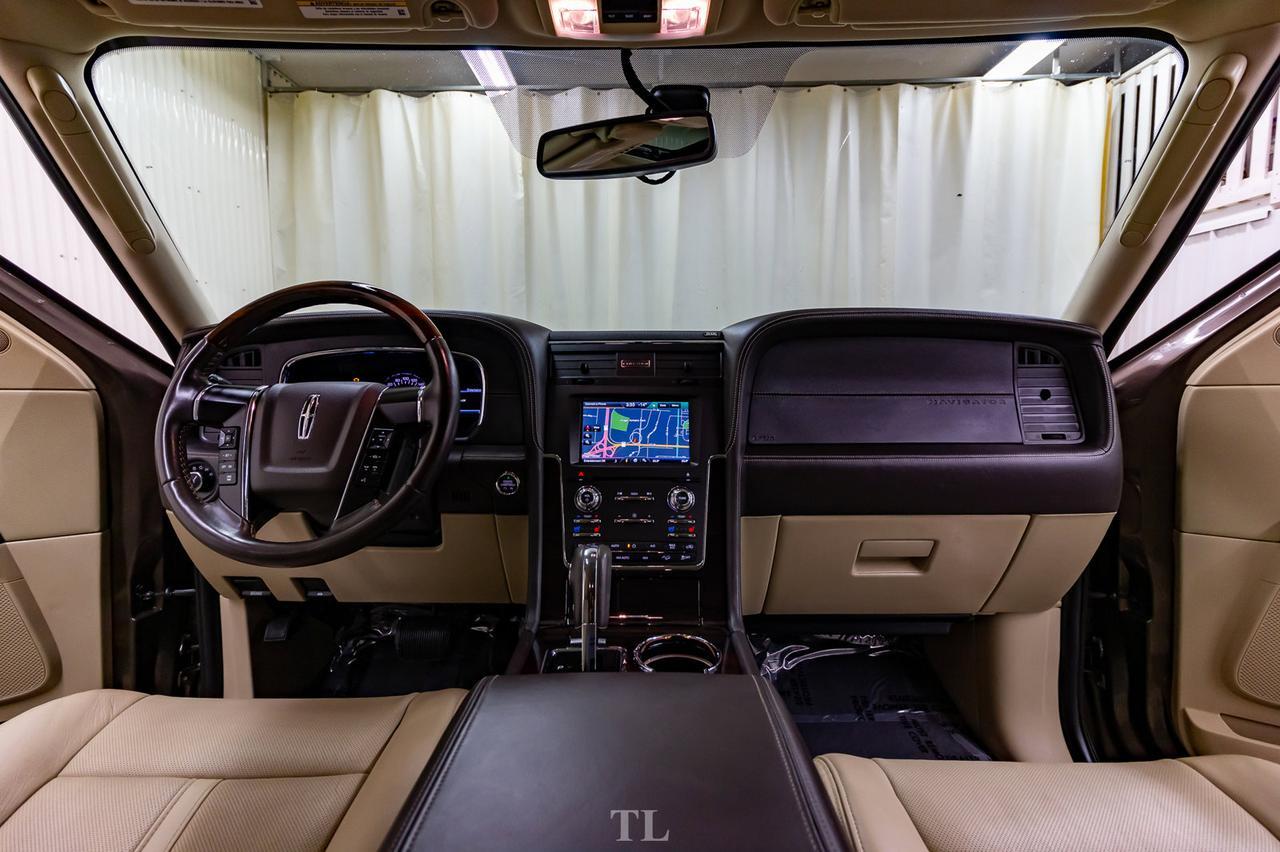 2015 Lincoln Navigator AWD Ultimate Leather Roof Nav BCam Red Deer AB