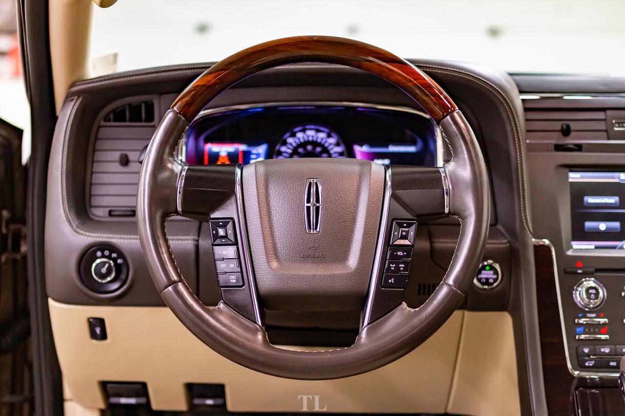 2015 Lincoln Navigator AWD Ultimate Leather Roof Nav BCam Red Deer AB