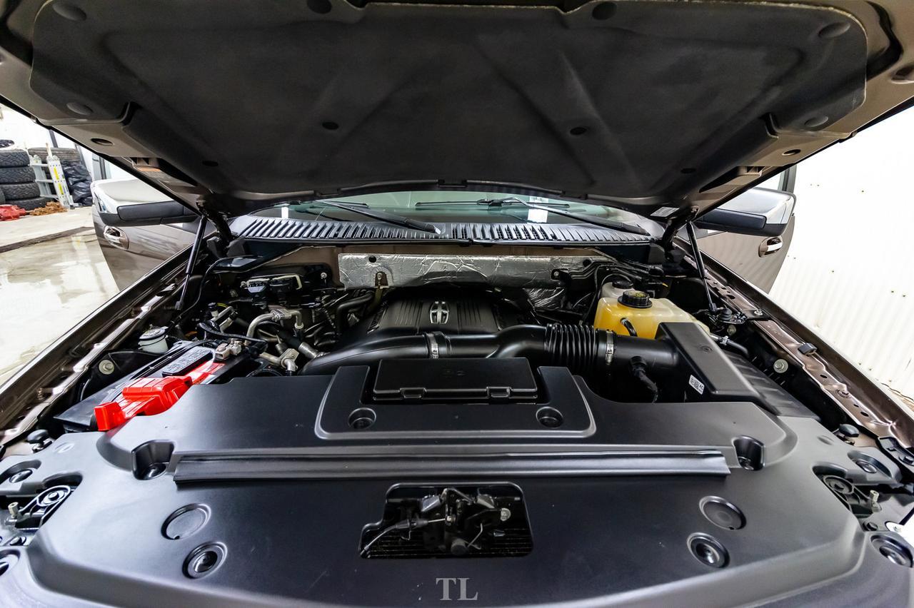 2015 Lincoln Navigator AWD Ultimate Leather Roof Nav BCam Red Deer AB