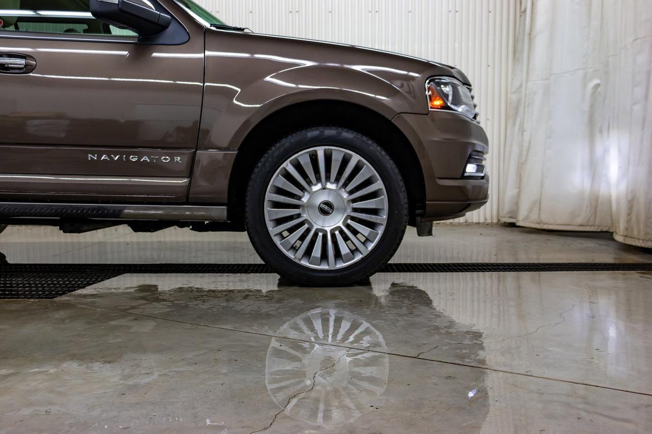 2015 Lincoln Navigator AWD Ultimate Leather Roof Nav Red Deer AB