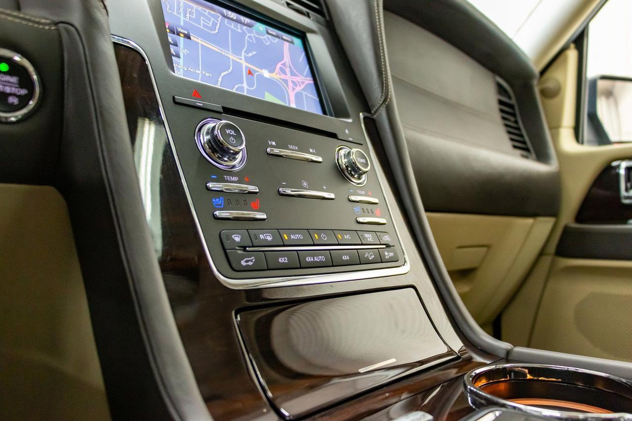 2015 Lincoln Navigator AWD Ultimate Leather Roof Nav Red Deer AB