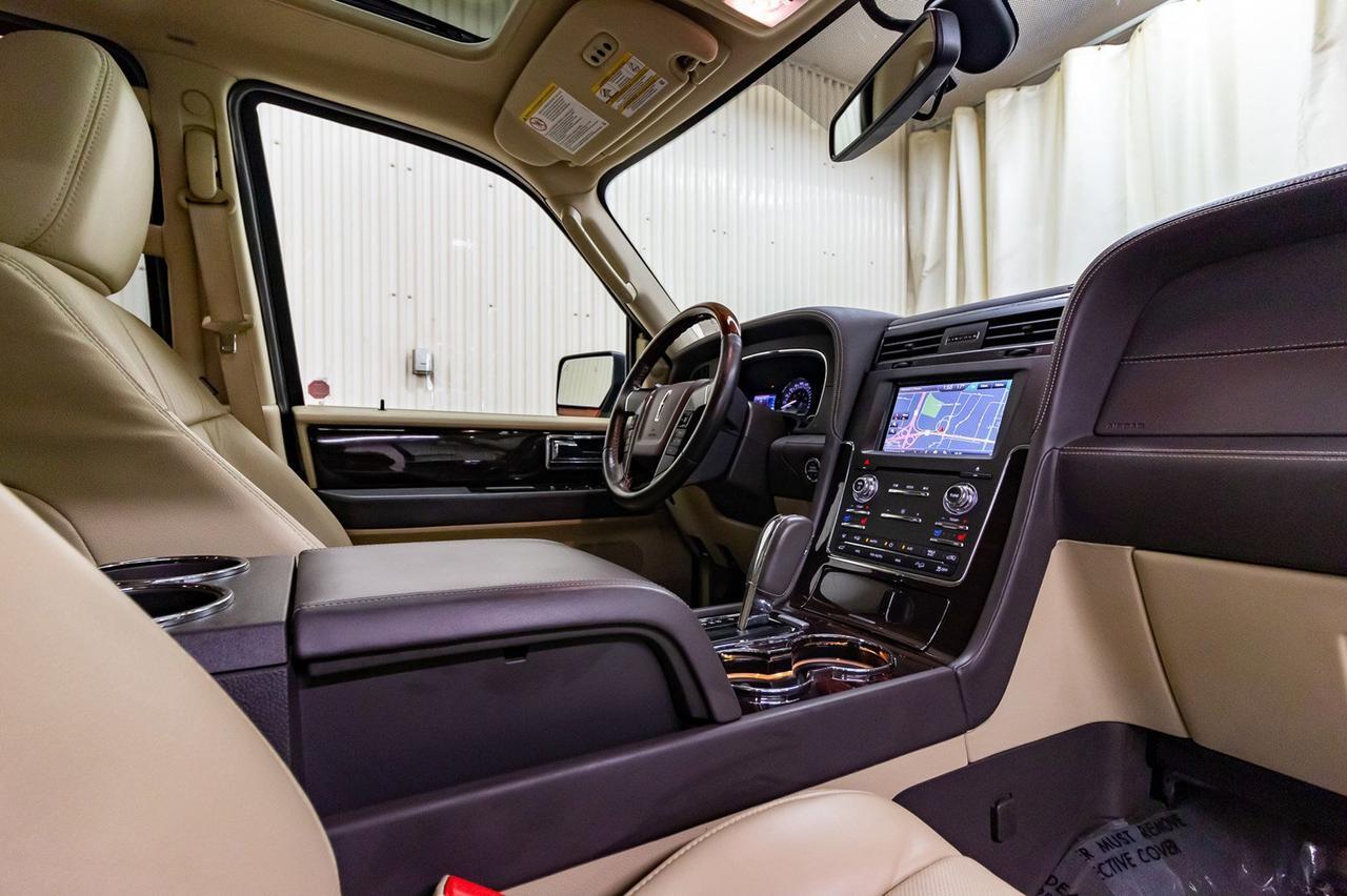 2015 Lincoln Navigator AWD Ultimate Leather Roof Nav Red Deer AB