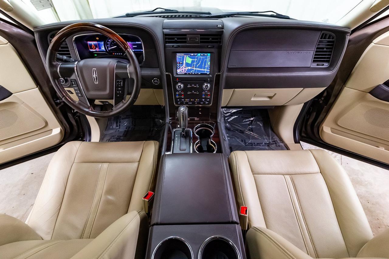 2015 Lincoln Navigator AWD Ultimate Leather Roof Nav Red Deer AB