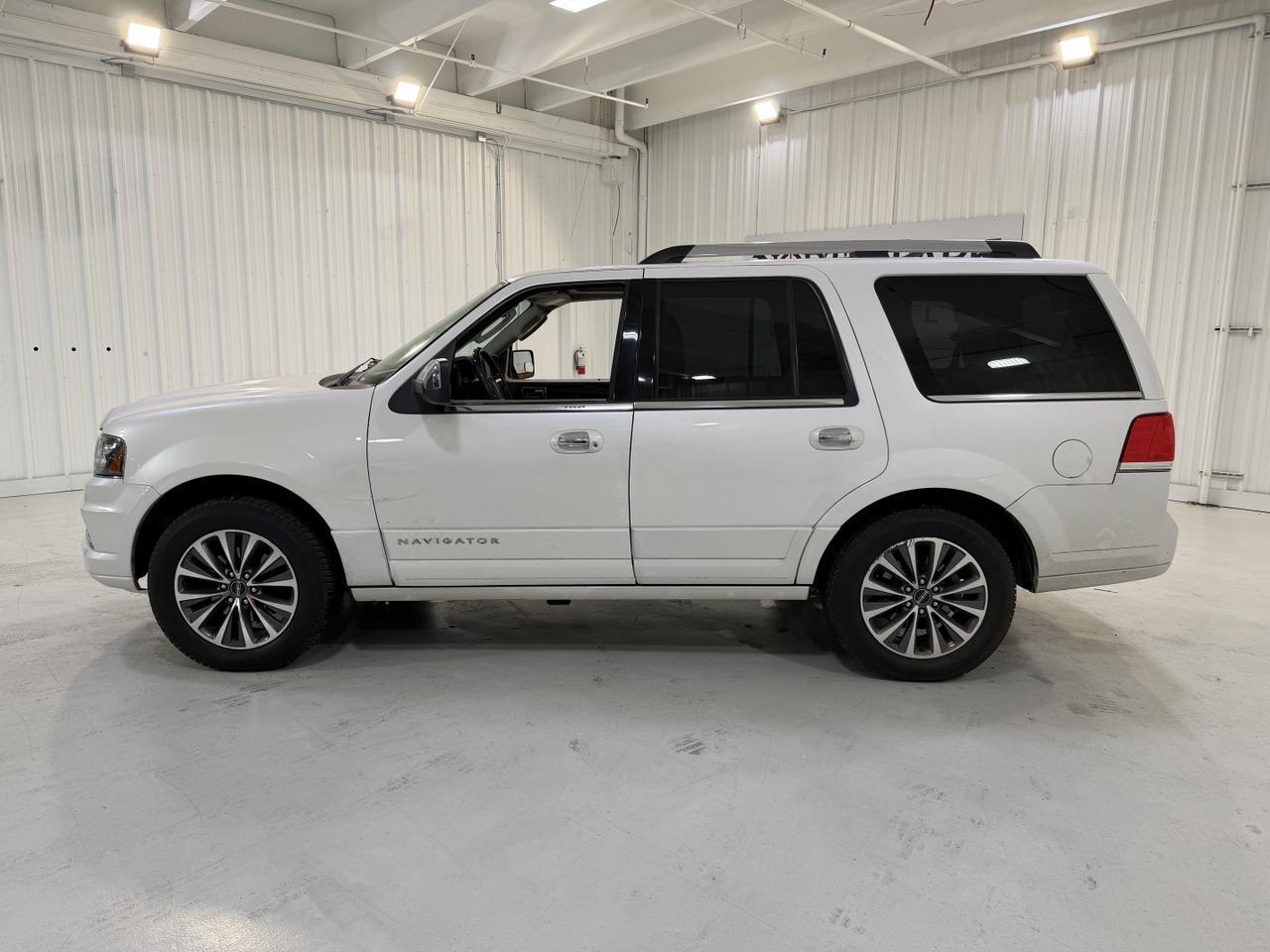 2015 Lincoln Navigator Base