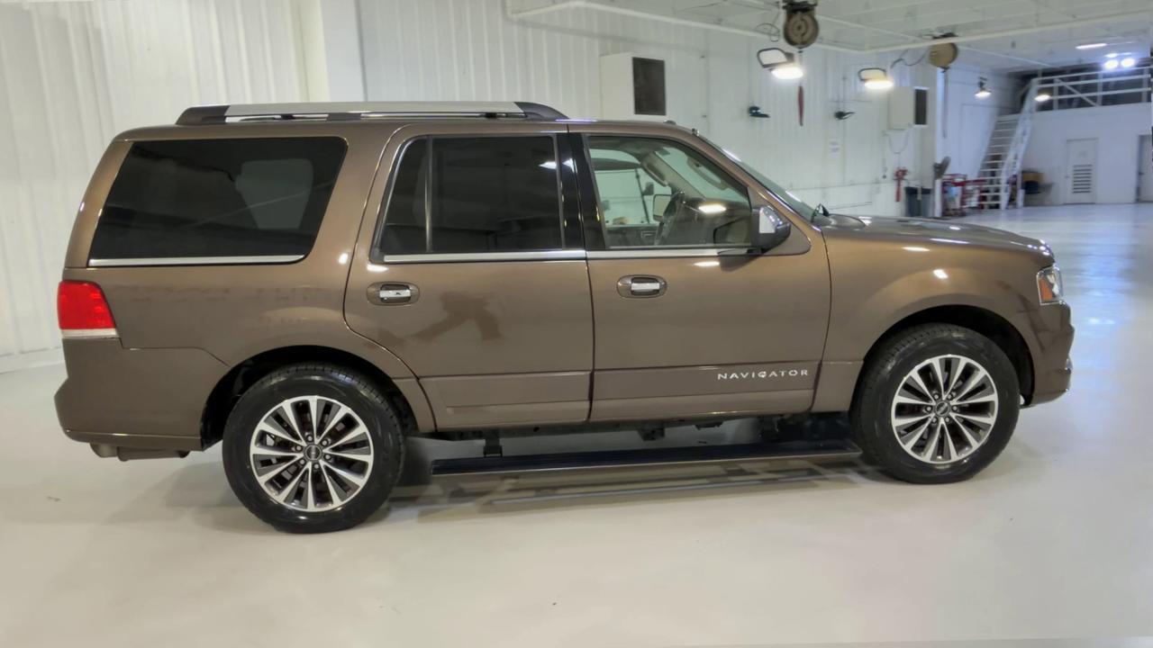 2015 Lincoln Navigator Base