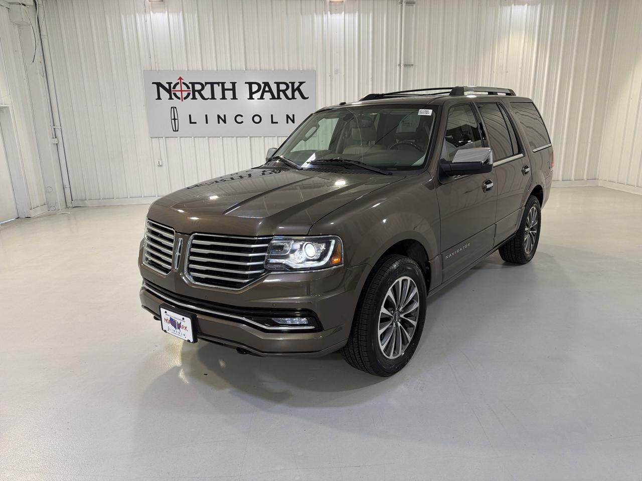 2015 Lincoln Navigator Base
