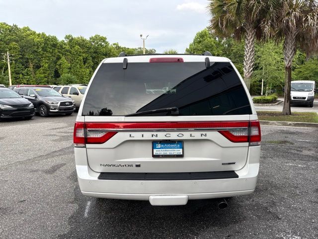 2015 Lincoln Navigator L Base