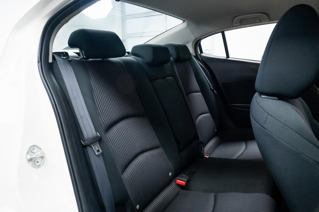 2015 MAZDA Mazda3 i Touring Backup Camera Portland OR