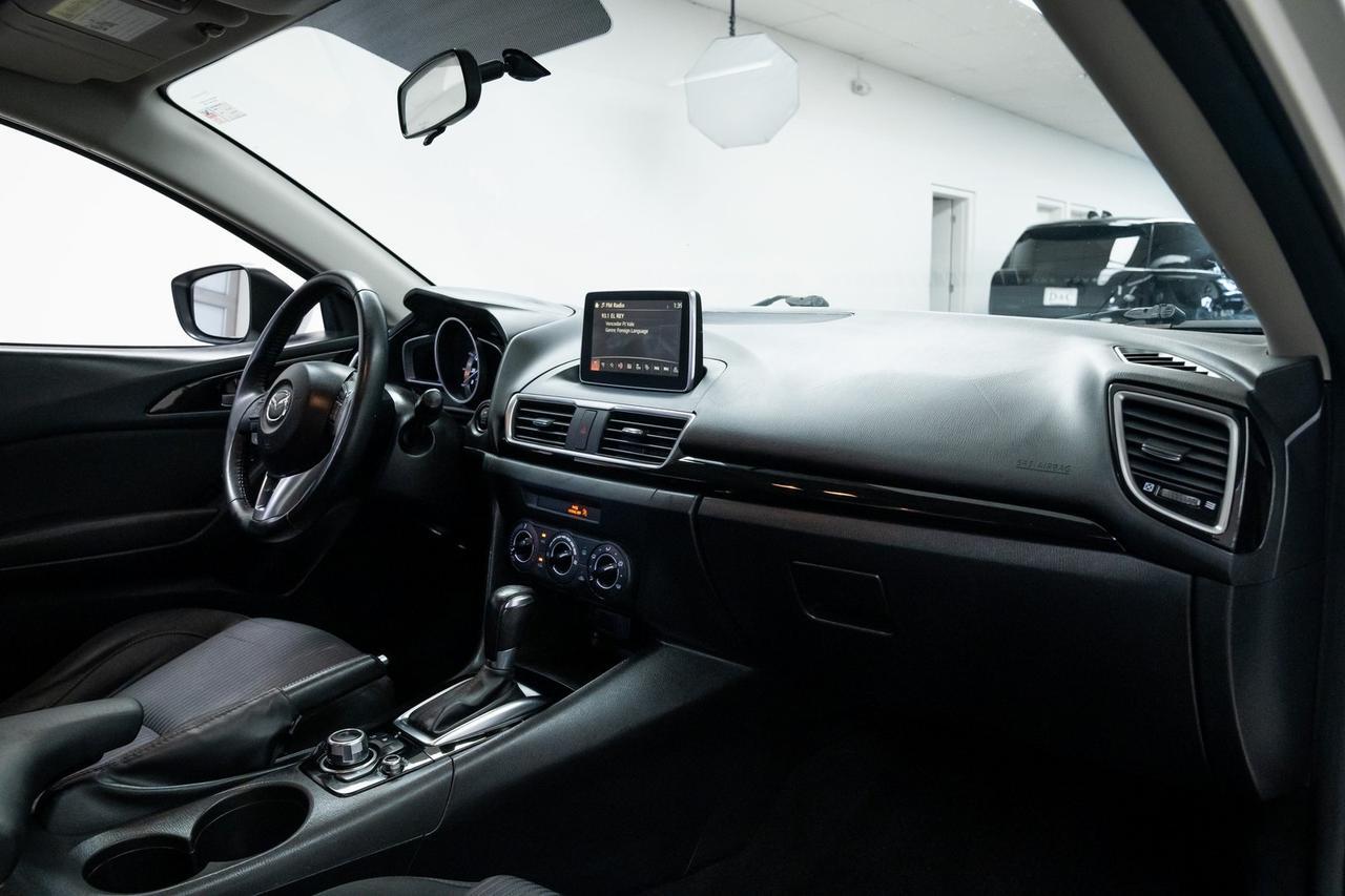 2015 MAZDA Mazda3 i Touring Backup Camera Portland OR