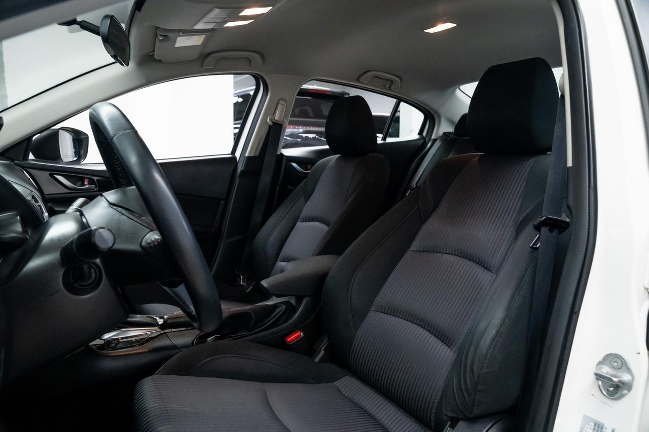 2015 MAZDA Mazda3 i Touring Backup Camera Portland OR