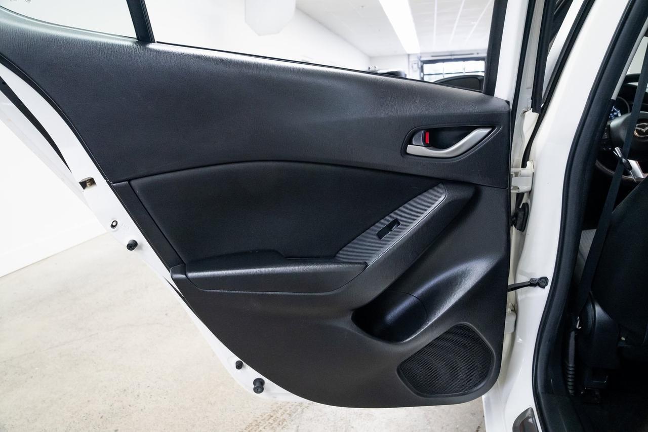 2015 MAZDA Mazda3 i Touring Backup Camera Portland OR