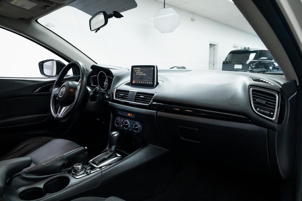 2015 MAZDA Mazda3 i Touring Backup Camera Portland OR