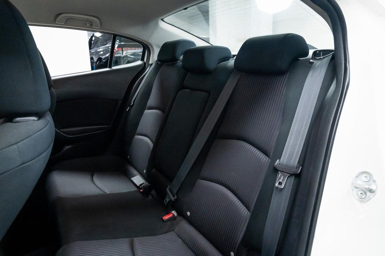 2015 MAZDA Mazda3 i Touring Backup Camera Portland OR