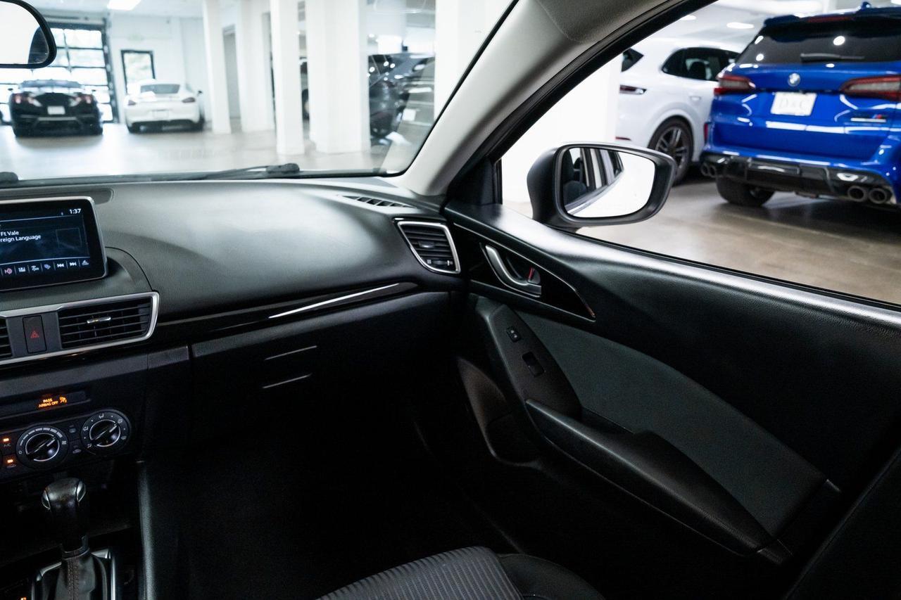 2015 MAZDA Mazda3 i Touring Backup Camera Portland OR