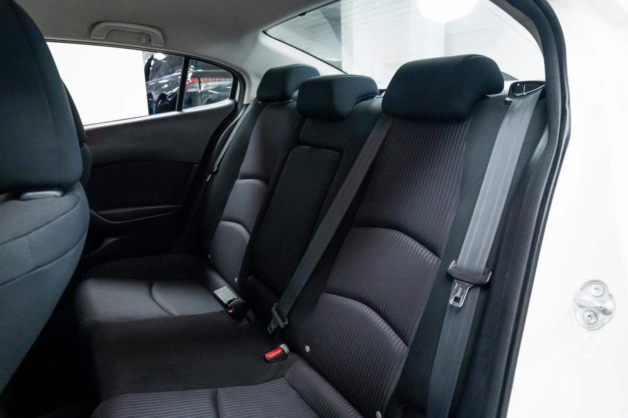 2015 MAZDA Mazda3 i Touring Backup Camera Portland OR