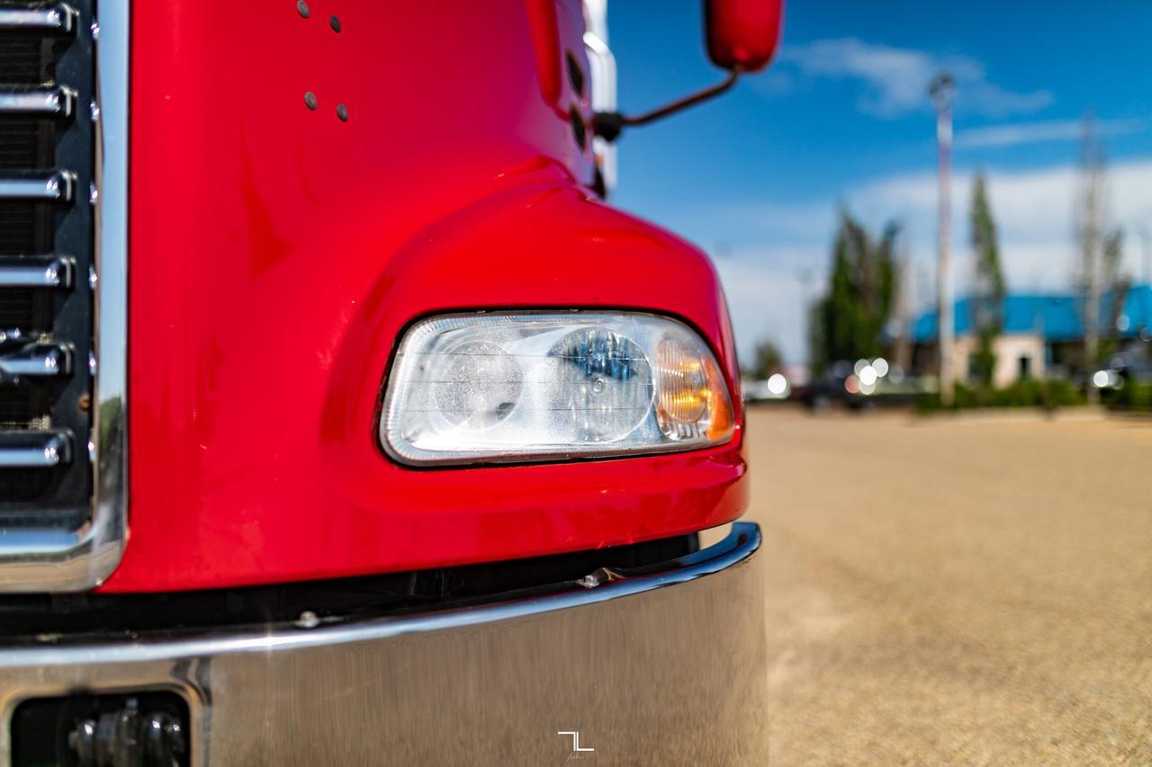2015 Mack Pinnacle CXU 613 Daycab Tractor Diesel Red Deer AB