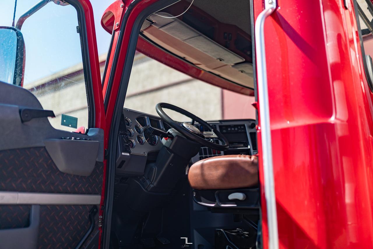 2015 Mack Pinnacle CXU 613 Daycab Tractor Diesel Red Deer AB