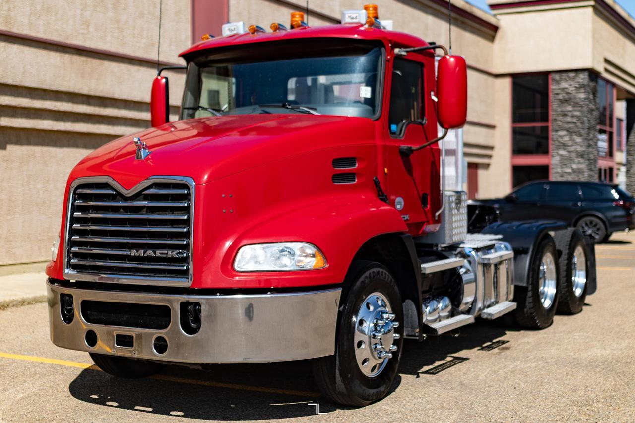 2015 Mack Pinnacle CXU 613 Daycab Tractor Diesel Red Deer AB