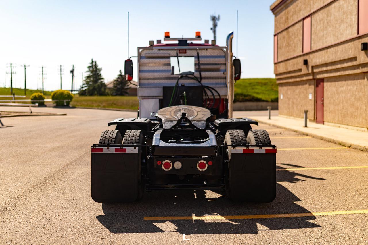 2015 Mack Pinnacle CXU 613 Daycab Tractor Diesel Red Deer AB