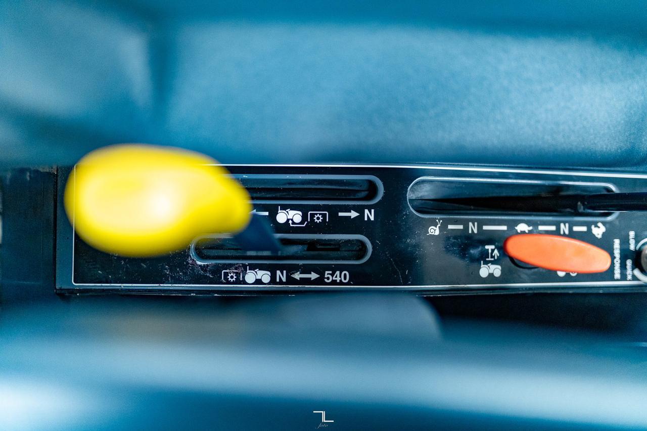 2015 Massey Ferguson 1758 4WD Tractor Loader Diesel Red Deer AB