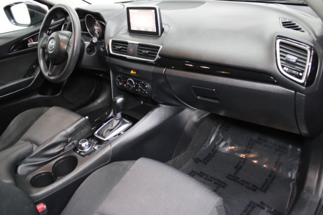 2015 Mazda Mazda3 Hatchback i Sport Chantilly VA
