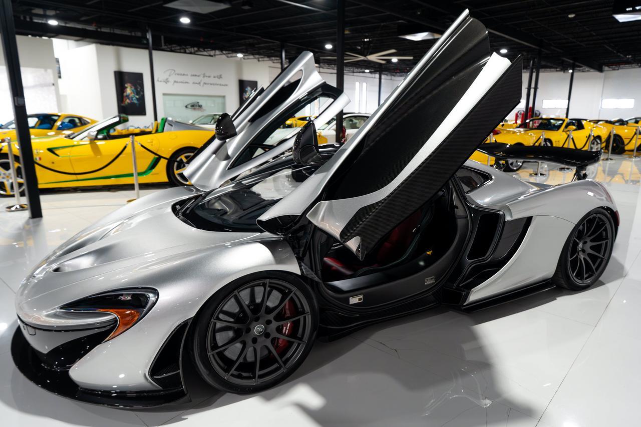 2015 McLaren P1