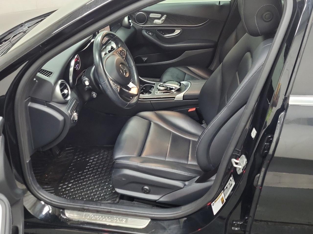 2015 Mercedes-Benz C-Class C 300 | SUNROOF | POWER AND MEMORY SEAT | NAVI | BACKUPCAM | WOODTRIM Toronto ON