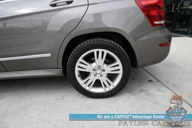 2015 Mercedes-Benz GLK 350 / AWD / Premium 1 & Multimedia Pkg / Power & Heated Leather Seats / Lane Departure & Blind Spot Alert / Navigation / Panoramic Sunroof / Bluetooth / Back Up Camera / Cruise Control / Tow Pkg Anchorage AK