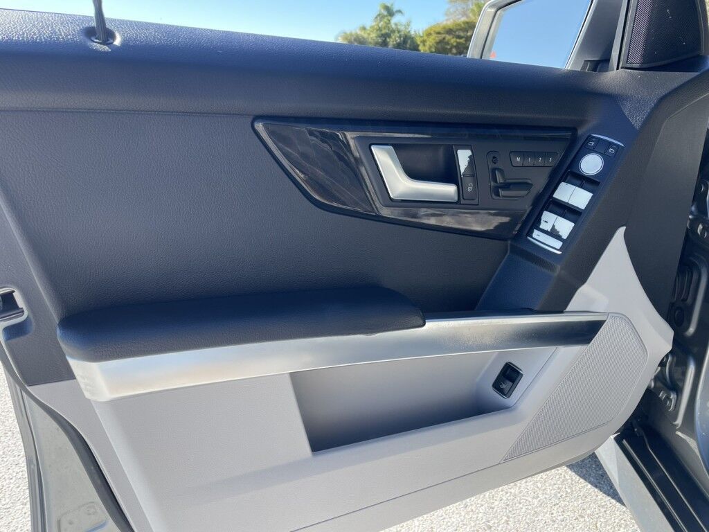 2015 Mercedes-Benz GLK-Class GLK 350~AUTO START/STOP~BLIND SPOT WARNING~DRIVER ASSISTANCE PACKAGE~LEATHER SEATS Sarasota FL