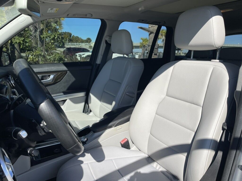 2015 Mercedes-Benz GLK-Class GLK 350~AUTO START/STOP~BLIND SPOT WARNING~DRIVER ASSISTANCE PACKAGE~LEATHER SEATS