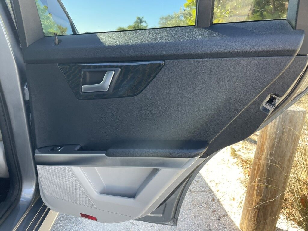 2015 Mercedes-Benz GLK-Class GLK 350~AUTO START/STOP~BLIND SPOT WARNING~DRIVER ASSISTANCE PACKAGE~LEATHER SEATS Sarasota FL