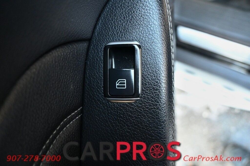 2015 Mercedes-Benz ML 350 4Matic - AWD - Premium Pkg - Power & Heated Leather Seats - Navigation - Bluetooth - Backup Camera - Dual Zone Climate - Fog Lights - Fixed Running Boards - Keyless Entry - Aluminum Wheels - Tow Pkg - 1 Owner Anchorage AK